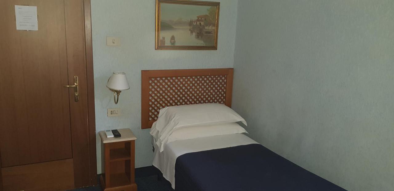 Single Room,1106221431:JPEG